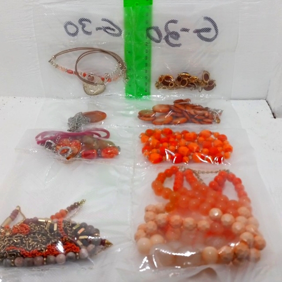 G-23 VINTAGE COSTUME ORANGE TONED JEWELRY LOT - Picture 10 of 10